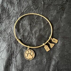 Wind & Fire paw print Gold Charm Bangle Bracelet